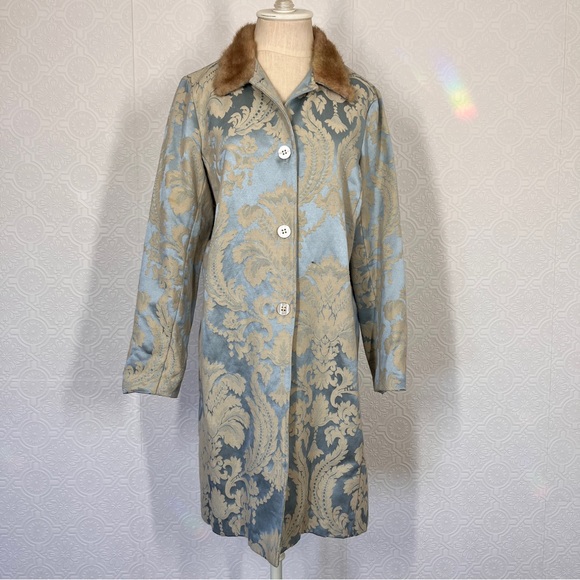 Vintage blue tapestry coat Faux Fur collar
▪️Size 8
Like New - Picture 1 of 6